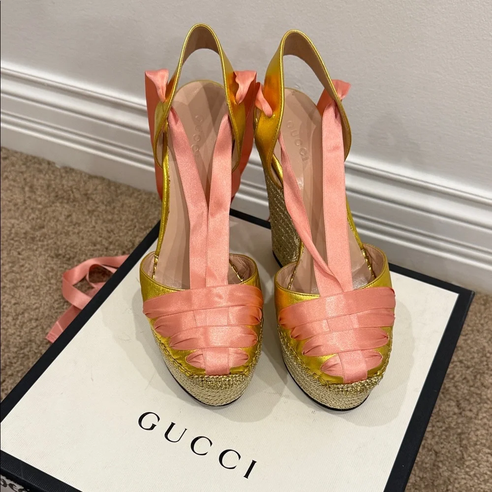Gucci Gold Espadrille Wedge Sandals Pink Ribbon Tie Platform 37